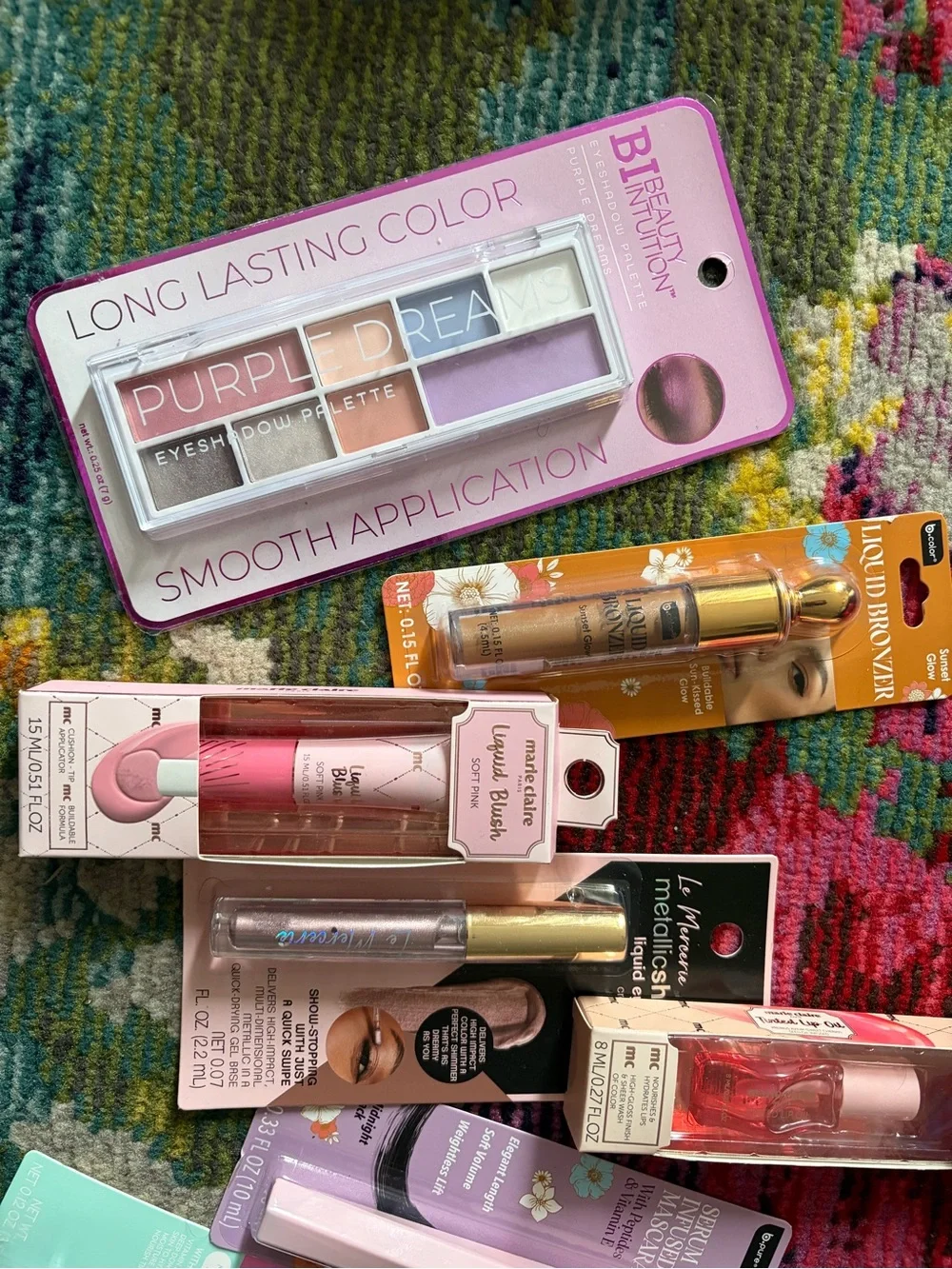Assorted Women’s Makeup Set – Pink and Purple Shades + Cake